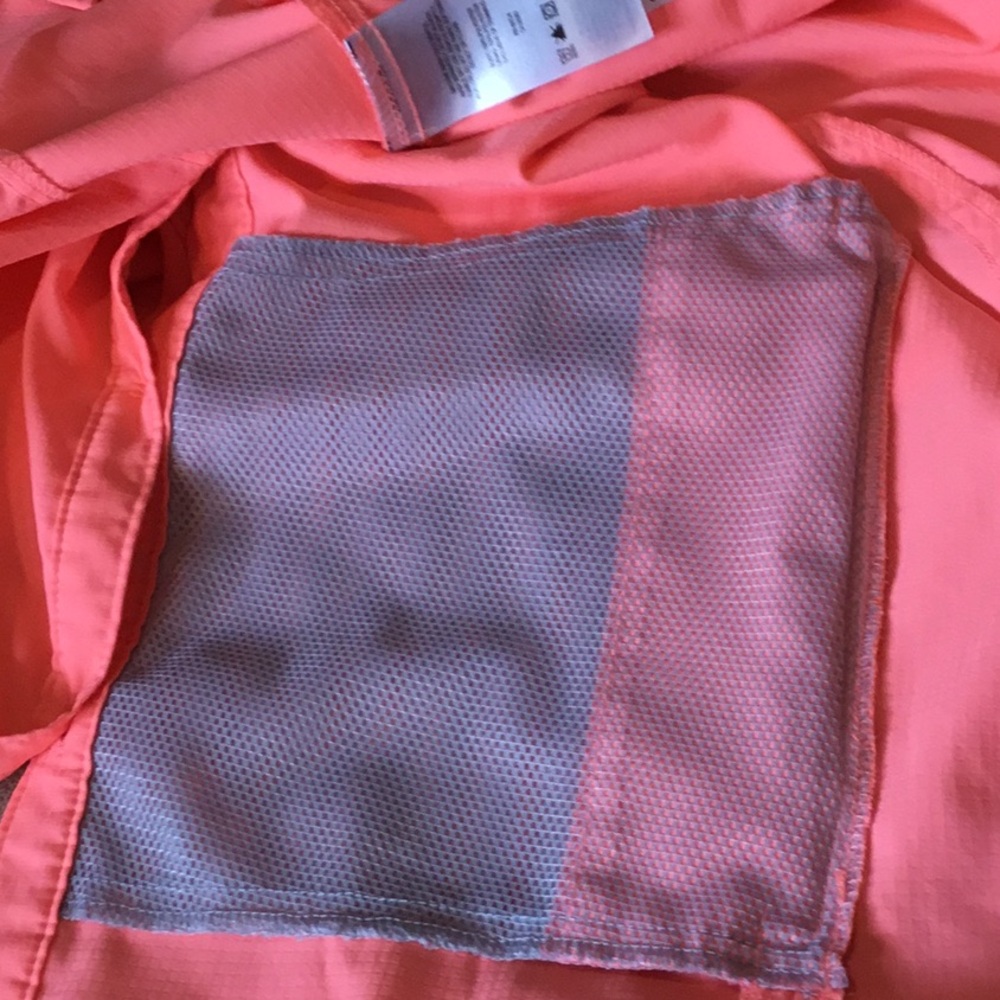 Columbia Women's Coral Button-Front Outdoor Shirt - Picture 9 of 10